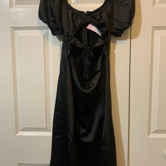 Beautiful Open Tie Dress - Picture 1 of 3